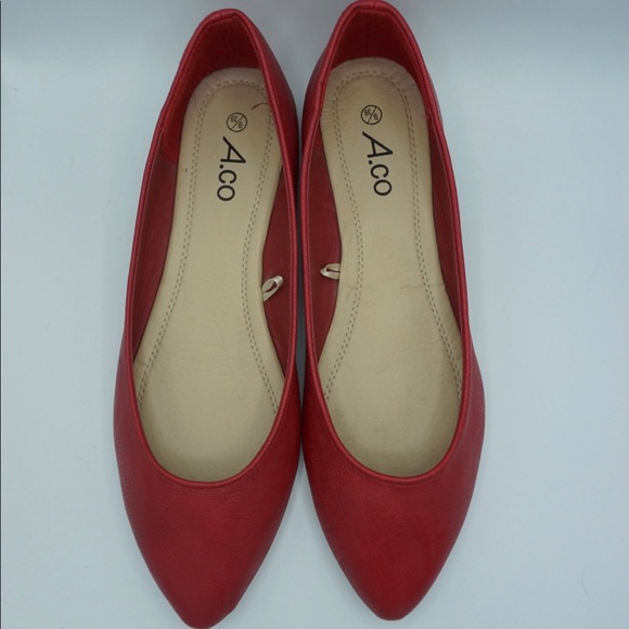 Red flats - Picture 2 of 2